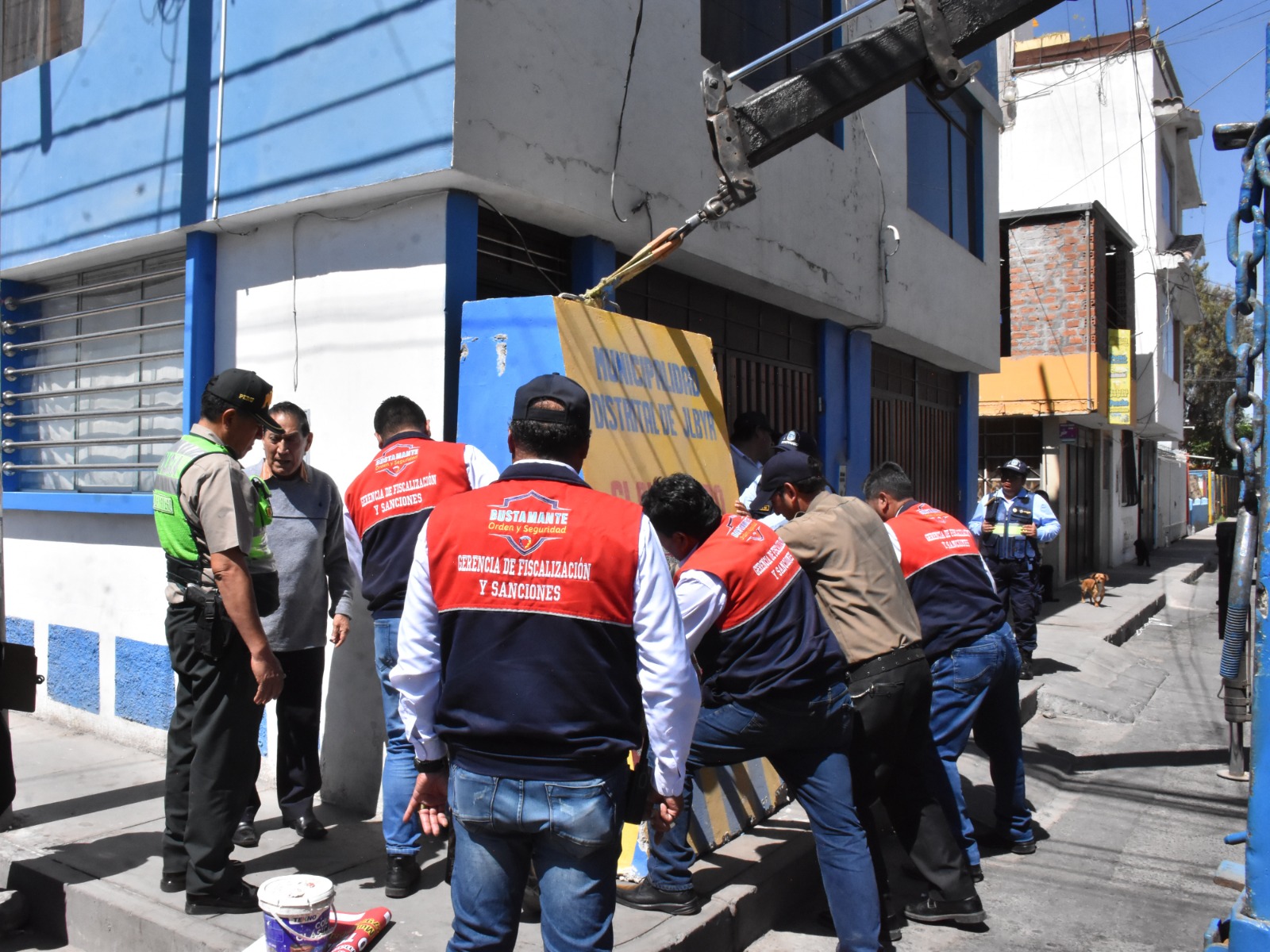 CLAUSURAN CANTINA POR INCUMPLIR NORMA MUNICIPAL EN BUSTAMANTE Y RIVERO