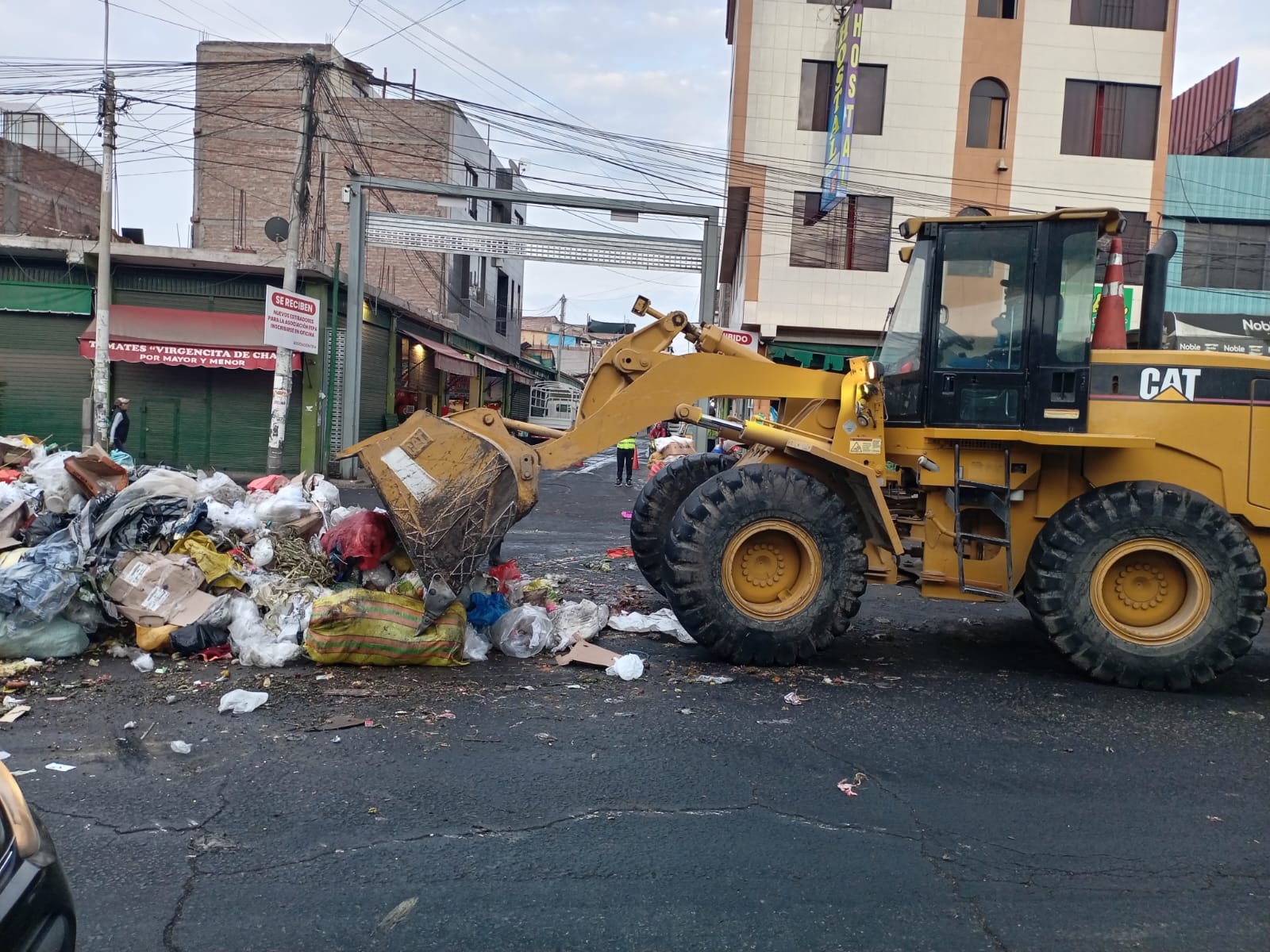 CELEBRACIONES DE AÑO NUEVO DEJARON 100 TONELADAS DE BASURA EN BUSTAMANTE Y RIVERO